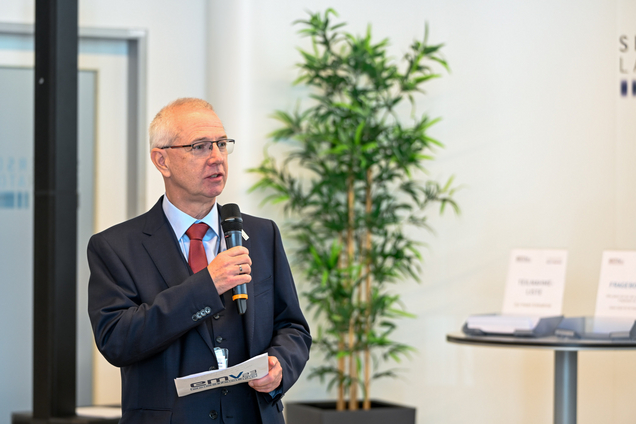(c) Kurt Lamedschwandner